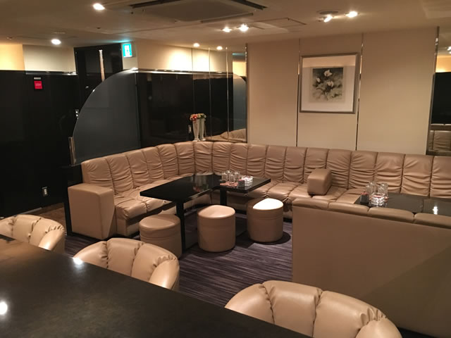 お客様、派遣コンパニオンから人気な中洲のスナック一恵(いちえ)