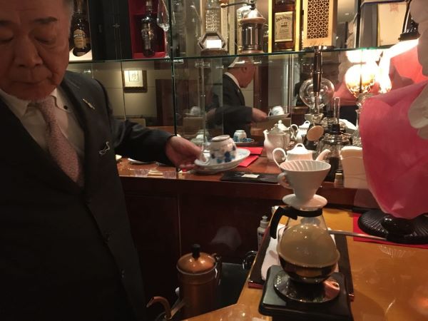 中洲のクラブ「パレロワイヤル」の社長のコーヒー3
